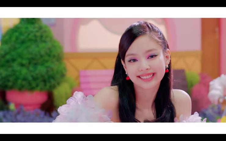 BLACKPINK - 'Ice Cream (with Selena Gomez)' M/V