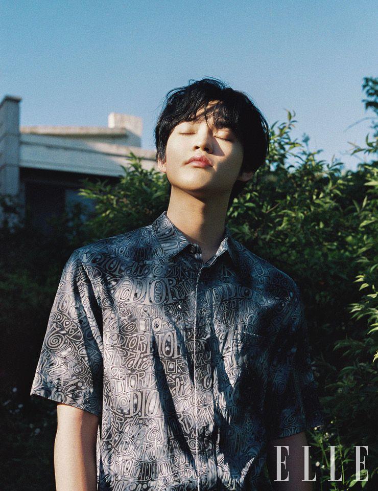 셔츠는 Dior Men.