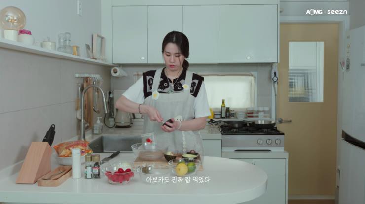 모두 ‘AOMGOFFICIAL’ 유튜브 영상 캡쳐