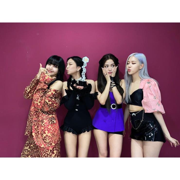 @blackpinkofficial