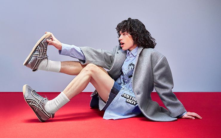 재킷은 1백80만원, 셔츠는 25만원, 멕시코66 스니커즈는 25만원 모두 Onitsuka Tiger.