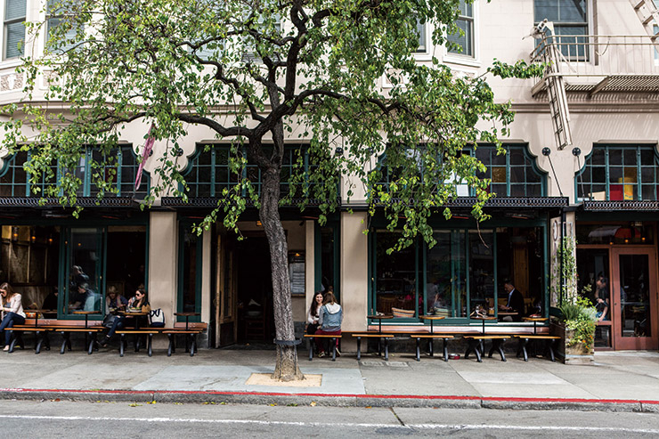 산책하기 좋은 필모어 스트리트.