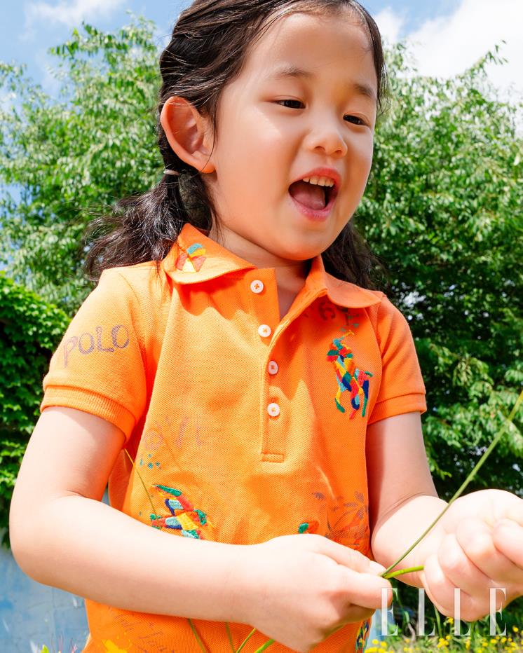 로고와 아이코닉한 폴로 자수가 새겨진 폴로 셔츠는  Polo Ralph Lauren Children.