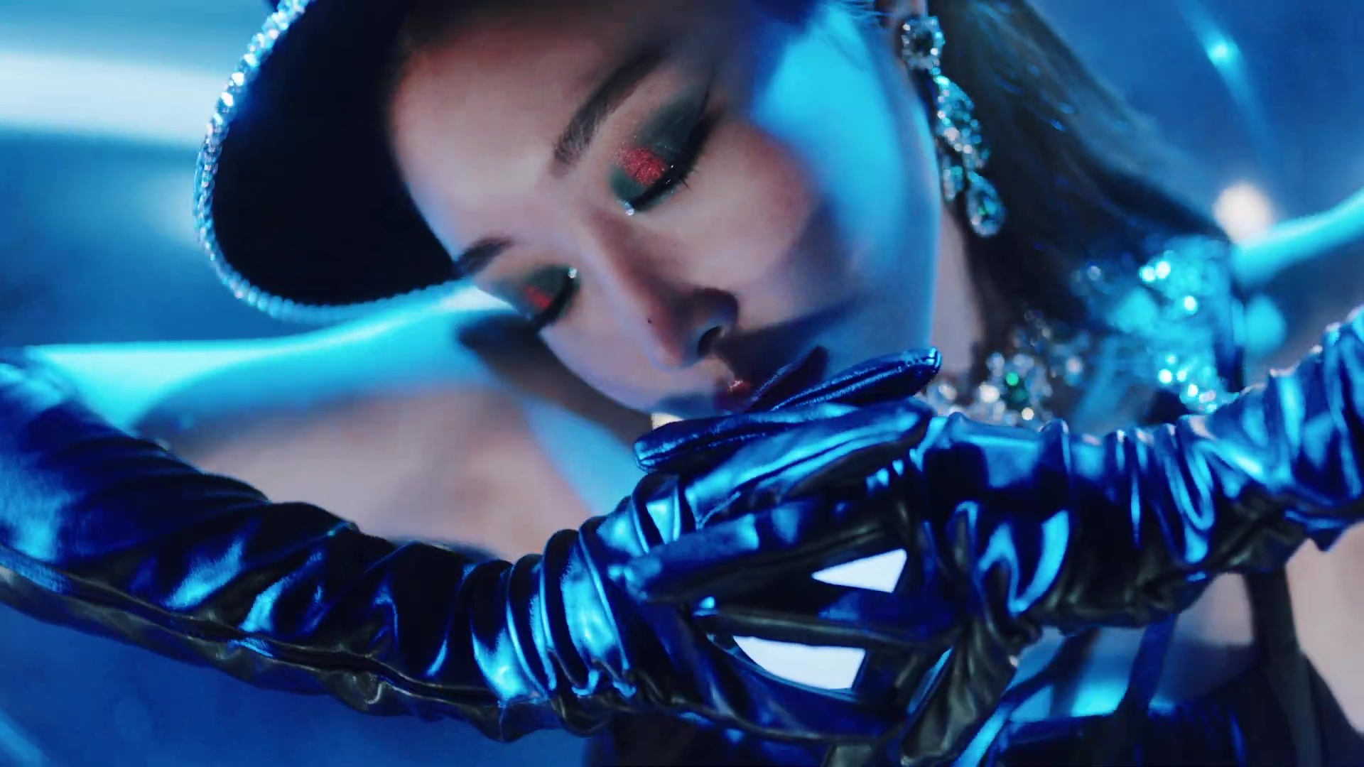 사진 청하 <바이시클> MV 캡처