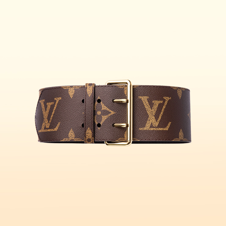 로고 플레이가 돋보이는 벨트는 1백40만원대, Louis Vuitton.