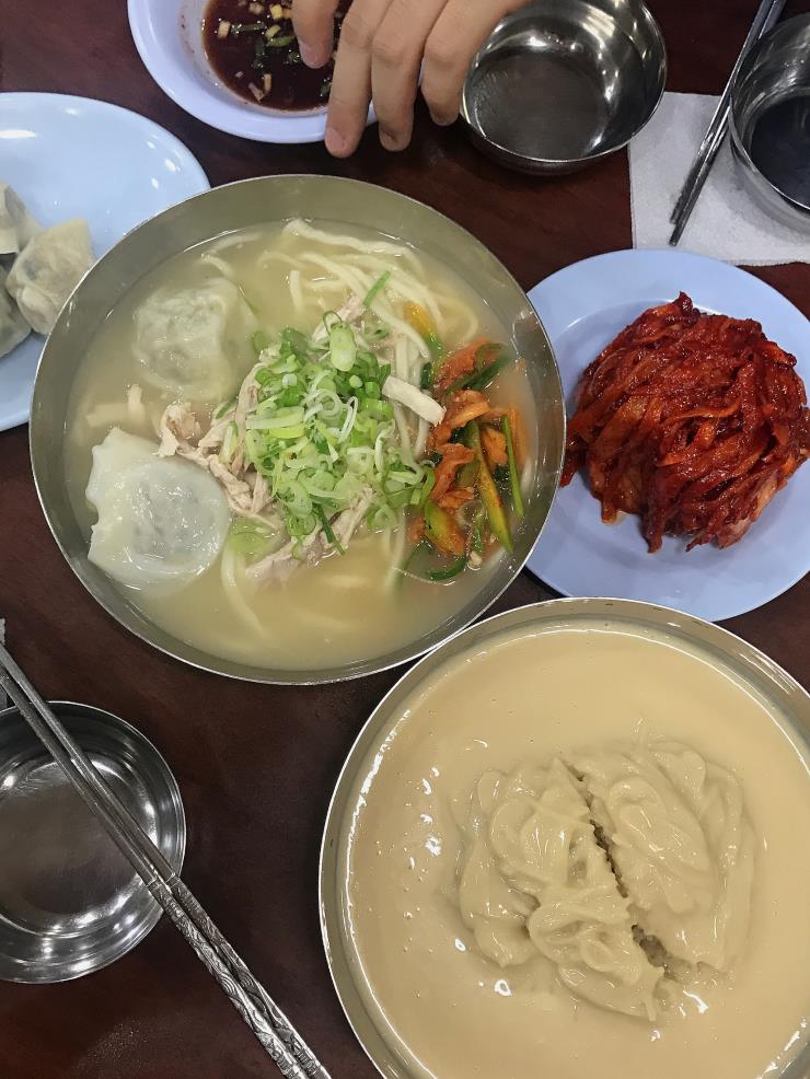 장 좋아하는 조합 '콩국수+닭칼국수+접시만두'
