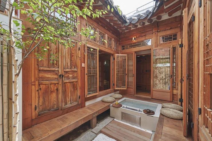 @of.onebookstay