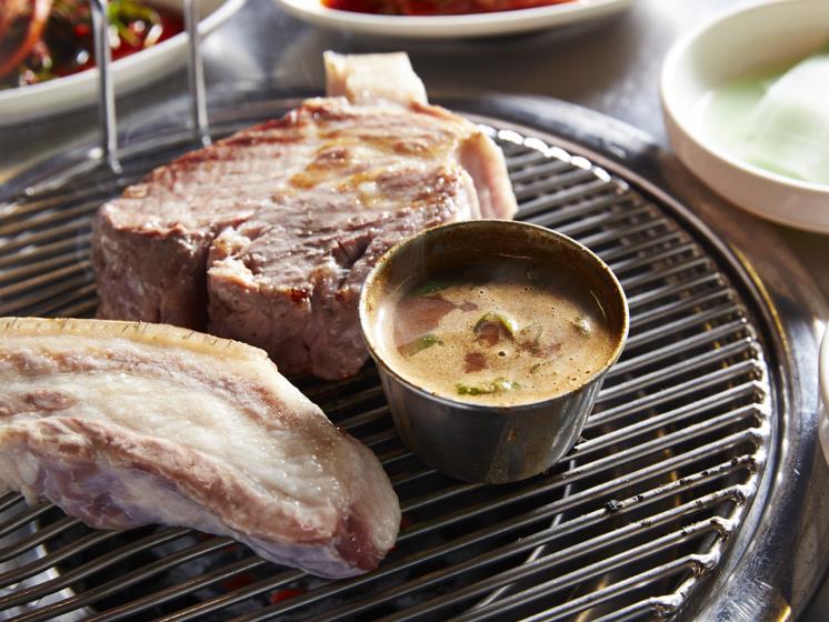 돈사돈 본점