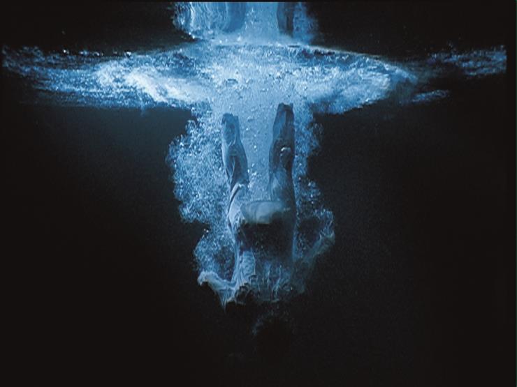  Five Angels for the Millennium i. “Departing Angel” [떠나는 천사]  © Bill Viola Studio