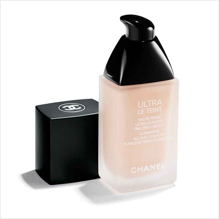 보송하지만 두껍거나 텁텁하지 않고 윤기를 끝까지 유지하는 울트라 르 뗑, BD 21, 8만2천원.