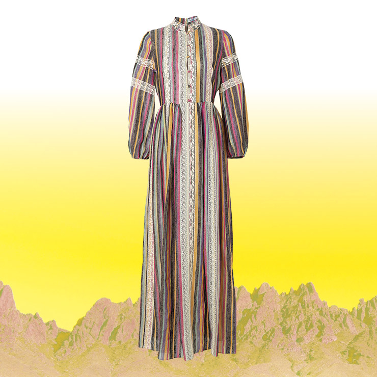 멀티 스트라이프와 레이스 장식의 맥시 드레스는 가격 미정, Dior.