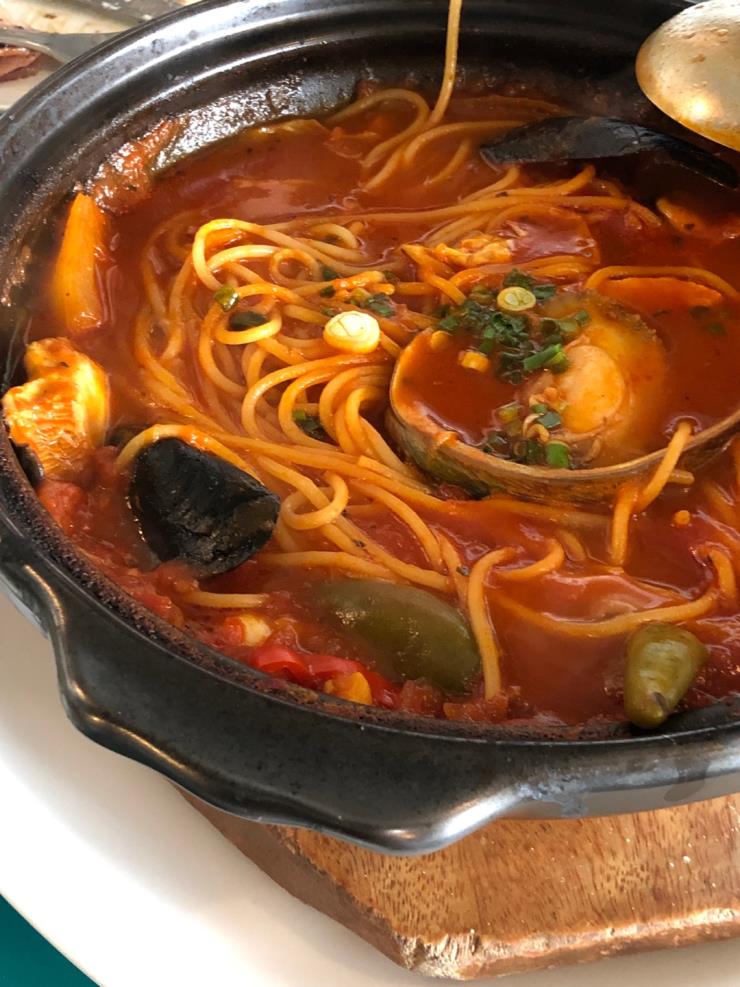 점심 약속: 닭 가슴살 리조또, 해산물 토마토 파스타, 닭 가슴살 샐러드