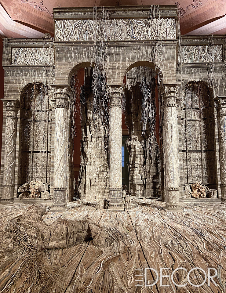 이탈리아 북부 도시 레지오 에밀리아(Reggio Emilia)의 로몰로 발리 국립극장에 설치된 ‘Côté Cour Côté Jardin’(2021).