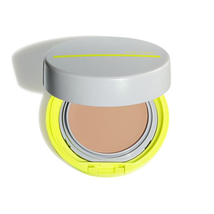 시세이도 하이드로 BB 콤팩트 포 스포츠 SPF50+ PA+++ - 강력한 커버력에, 물, 땀과 닿으면 자외선 차단력이 강해지는 ‘웻 포스’ 기술을 적용한 쿠션 파운데이션. 용기와 리필 12g 5만 8천 원.