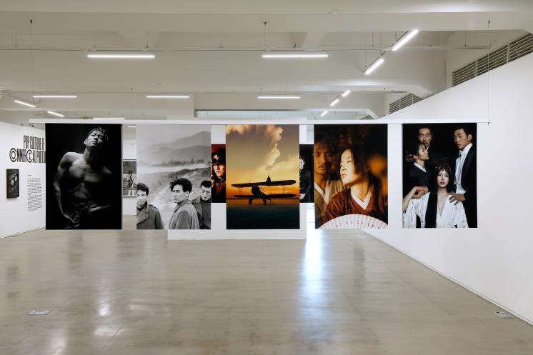 영화의 제작 과정에서 독립해 하나의 완성된 예술로 관객에게 제시되기 시작한 영화 포스터 사진.