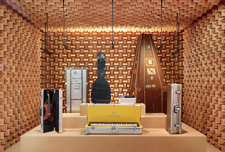 다양한 악기를 위해 제작된 리모와 케이스.