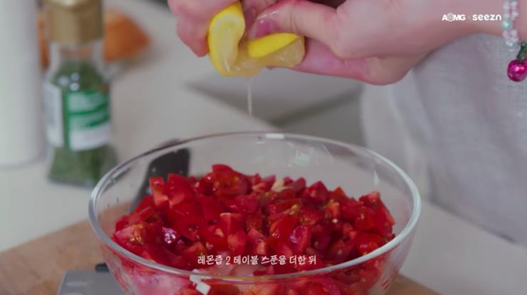 모두 ‘AOMGOFFICIAL’ 유튜브 영상 캡쳐