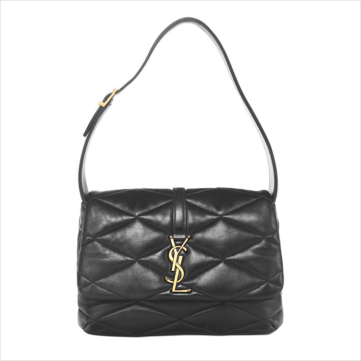다이아몬드 패턴의 퀼티드 백은 3백55만원, Saint Laurent by Anthony Vaccarello.