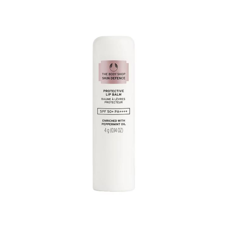더 바디샵 스킨 디펜스 프로텍티브 립밤 SPF50 PA++++ - 립밤이면서도 표기 가능한 자외선 차단 지수 최고치라 야외 활동에도 적합. 시어버터, 코코넛 야자, 로즈힙 오일이 베이스인 비건 제품. 4g 1만5천원.
