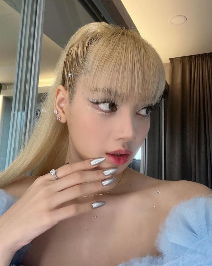 @lalalalisa_m
