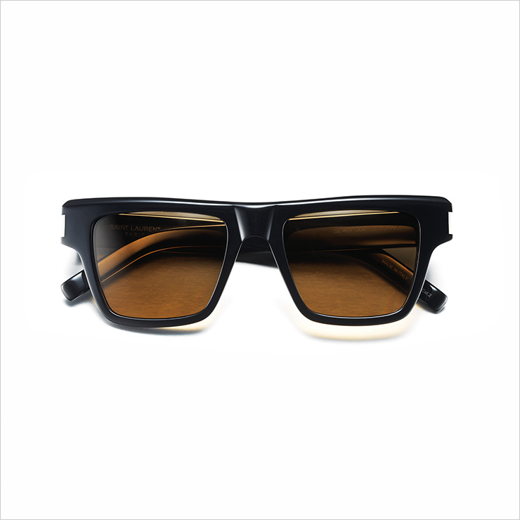 오렌지 컬러 틴티드 선글라스는 가격 미정, Saint Laurent by Anthony Vaccarello.