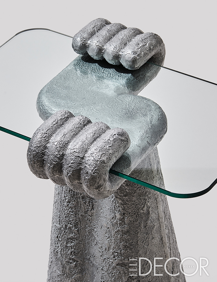 ‘Paw Table’(2020)