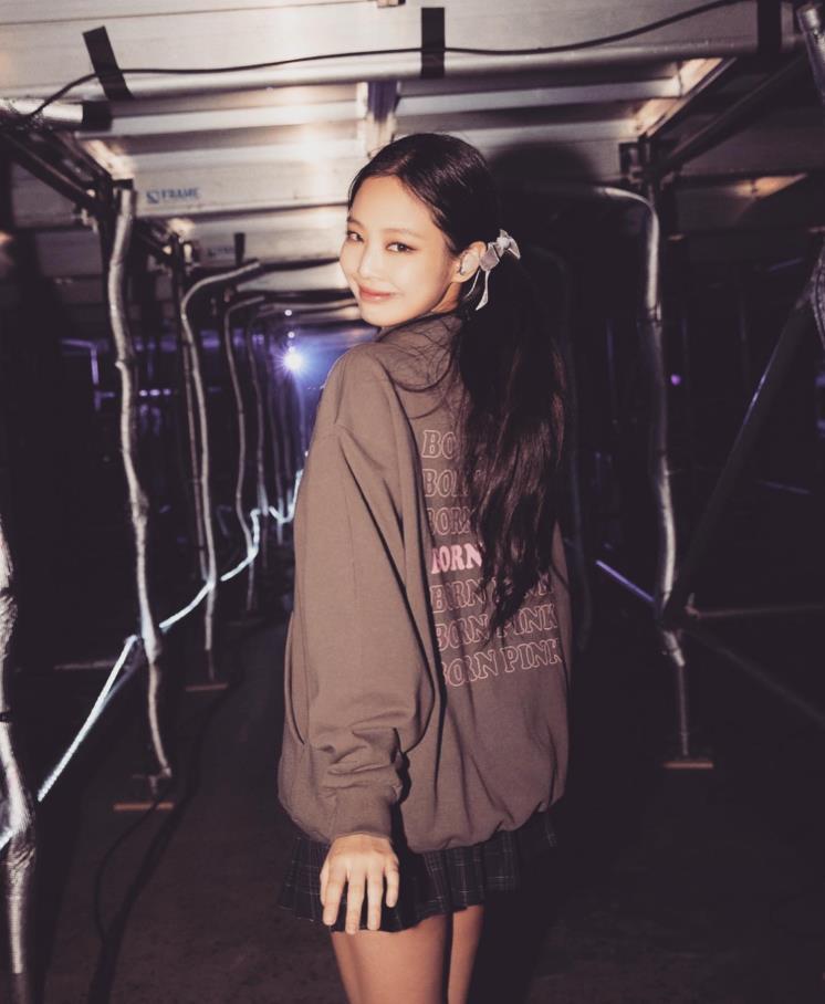@jennierubyjane