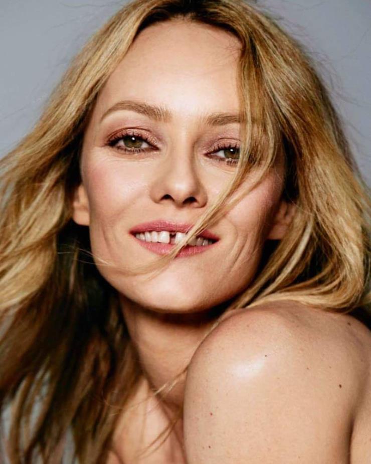 @vanessaparadis