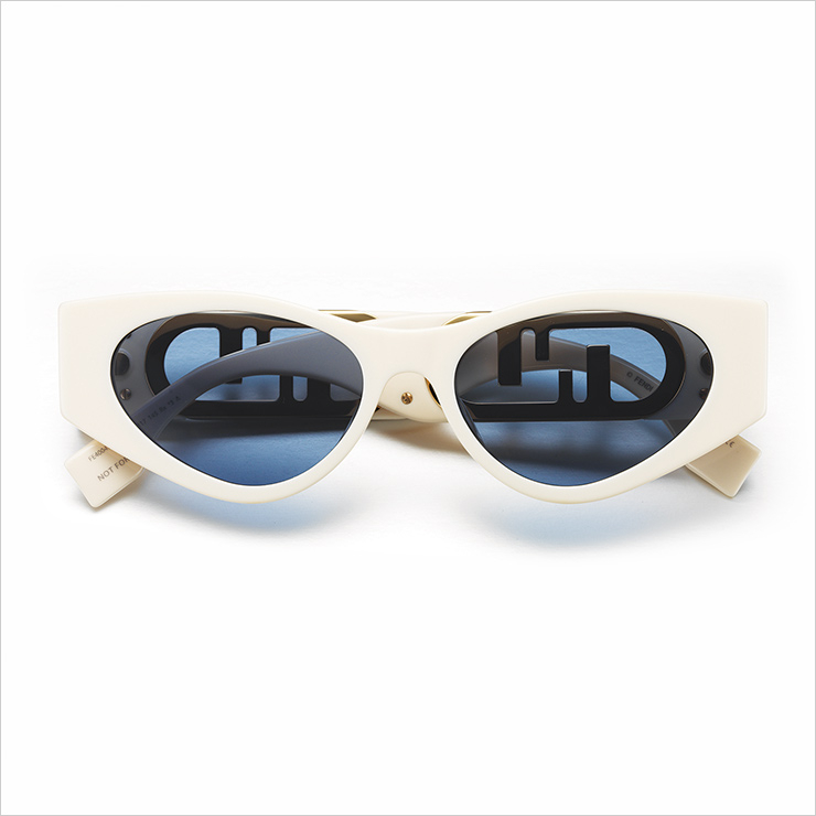 아이보리 캐츠 아이 선글라스는 가격 미정, Fendi.