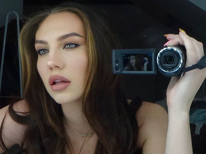 @sydneycarlson