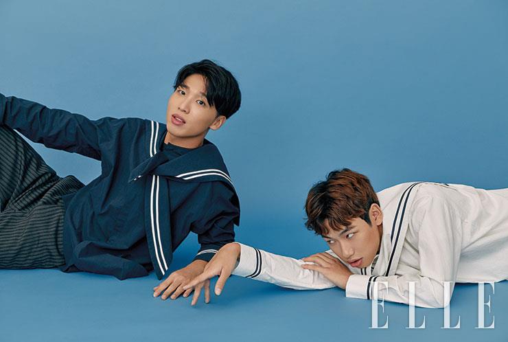 마린 블라우스는 모두 Daejoongso. 팬츠는 모두 Roliat.