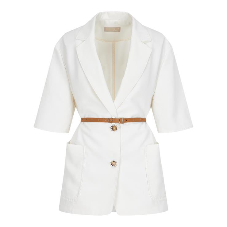 여름철 오피스 룩으로 유용한 반팔 리넨 재킷은 24민9천원, G-cut.