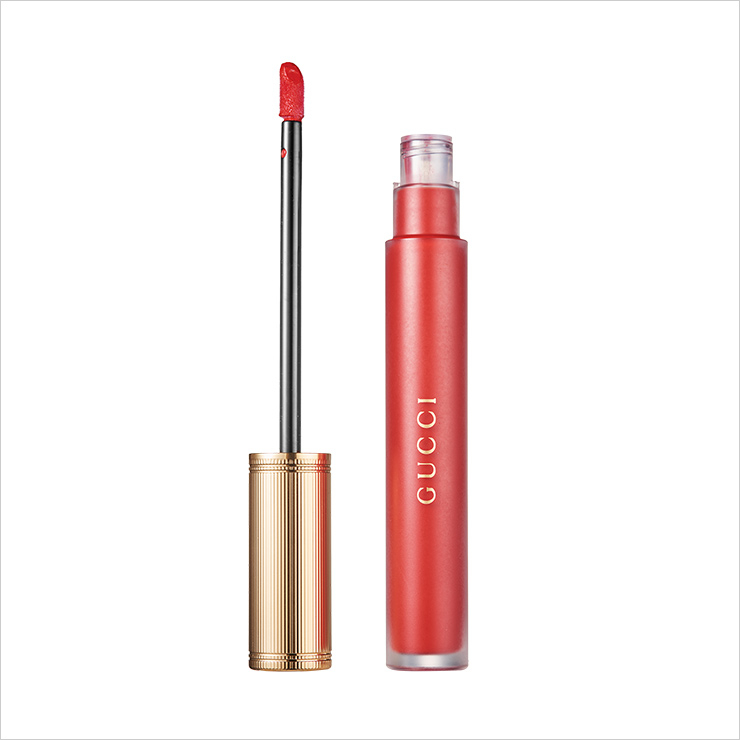 루즈 아 레브르 리퀴드 매트, 25 골디 레드, 5만7천원, Gucci Beauty.