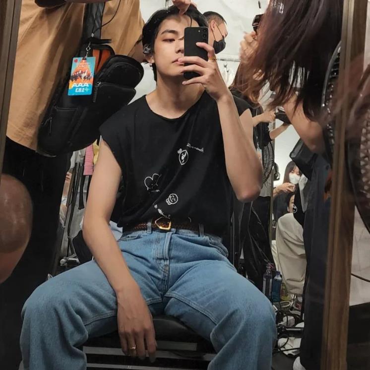 뷔 