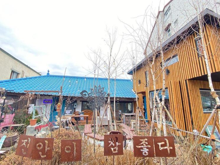 카페 공간153
