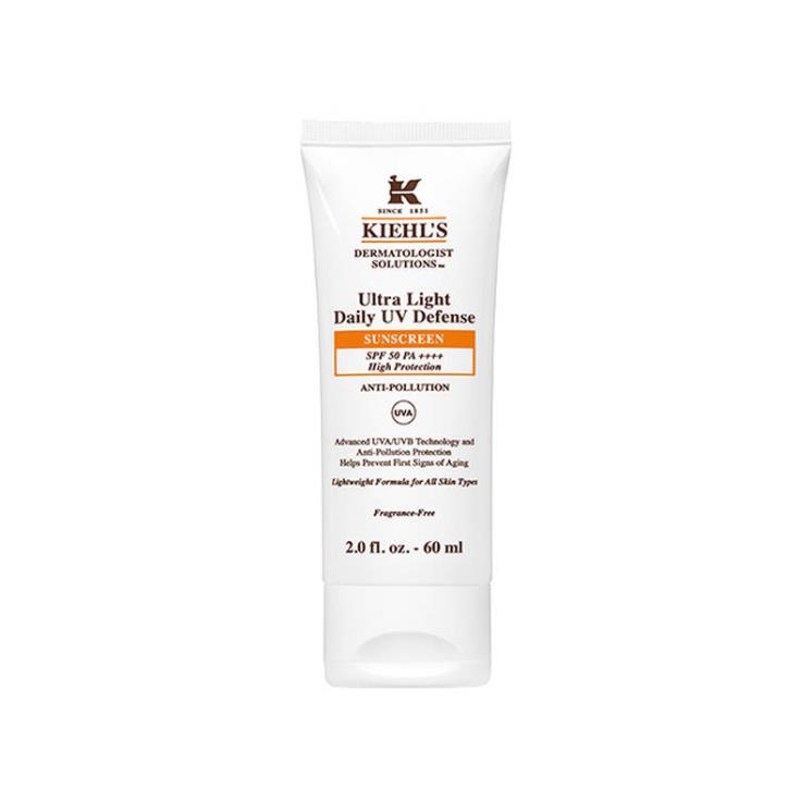 키엘 울트라 라이트 데일리 UV 디펜스 SPF 50+ PA++++ - 자외선 A, B 모두를 강력하게 차단하고 끈적이지 않아 움직임 많은 손에 바르기에도 적합하다. 60mL 6만2천원.