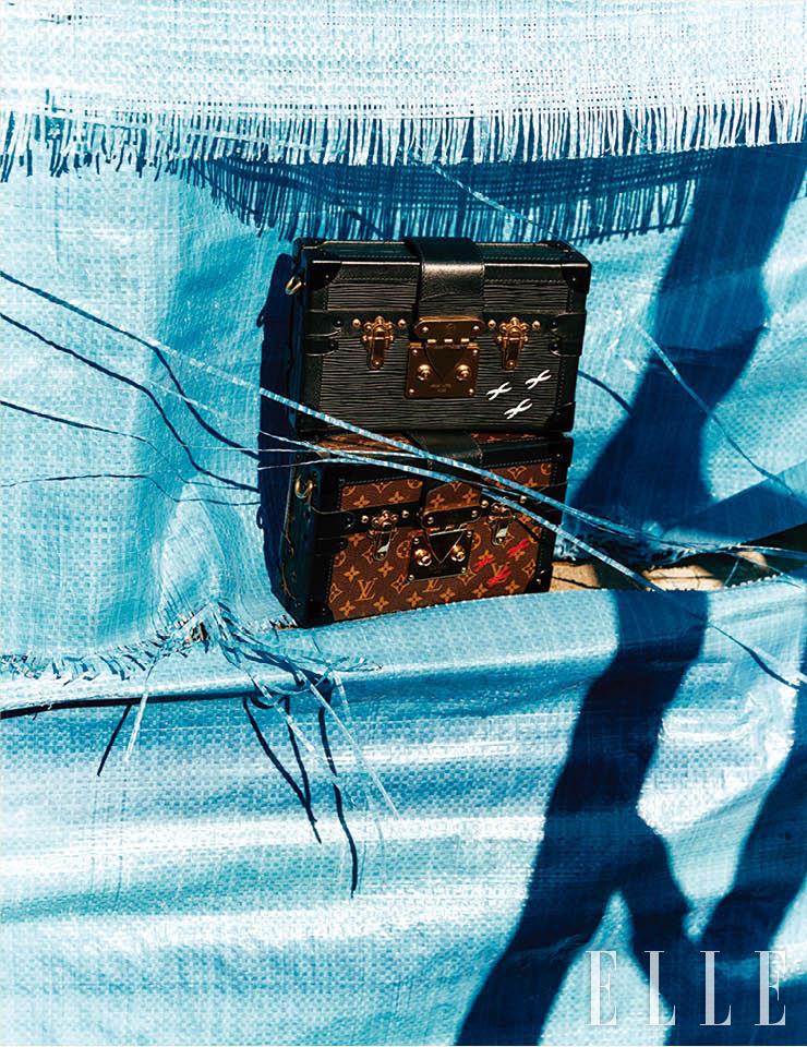 여행용 트렁크 모티프의 ‘쁘띠뜨 말’ 컬렉션 블랙 버전과 브라운 버전은 모두 Louis Vuitton.