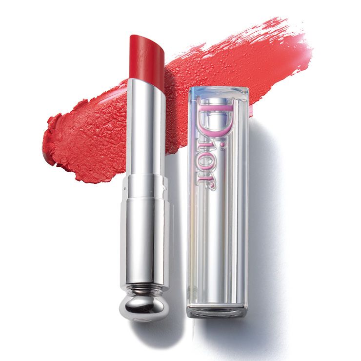 생생하게 빛나는 레드 핑크빛 립스틱. 디올 어딕트 스텔라 샤인, 536 럭키, 4만5천원. Dior.