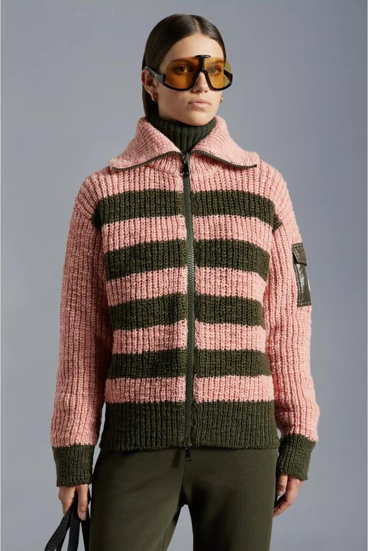 스트라이프 패턴 울 코튼 혼방 니트 카디건은 133만 원, Moncler.