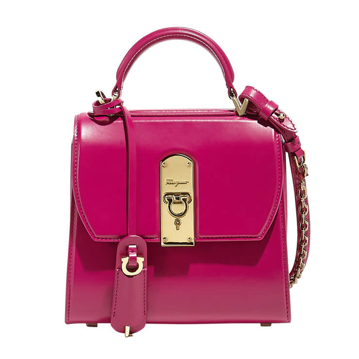 하우스의 아이코닉한 ‘간치니’ 로고 장식의 톱 핸들 백은 2백9만원. Salvatore Ferragamo. 