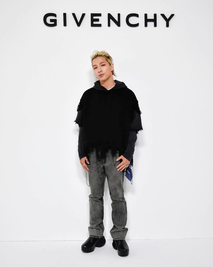 파리 패션 위크 지방시 2023 F/W 남성복 컬렉션 패션쇼에 참석한 태양.