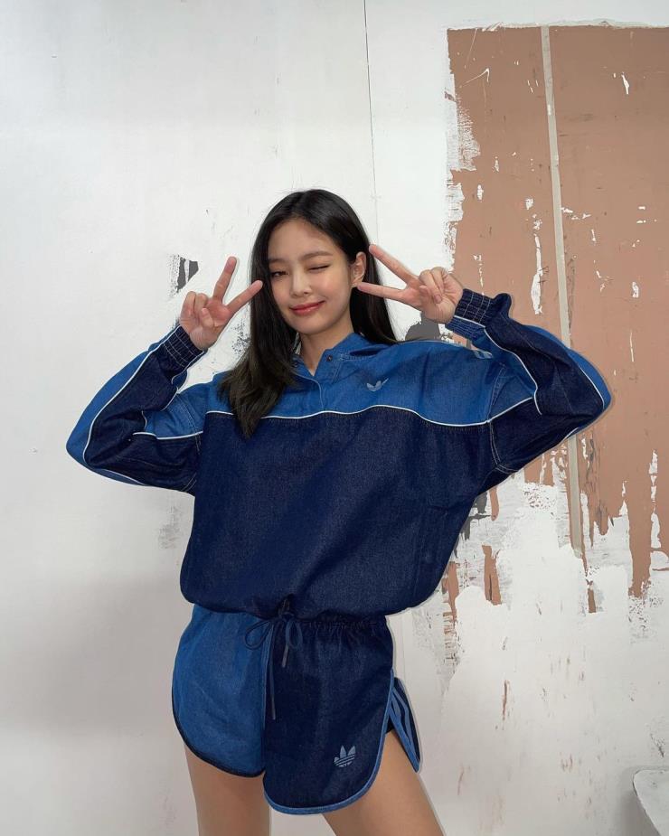 @jennierubyjane