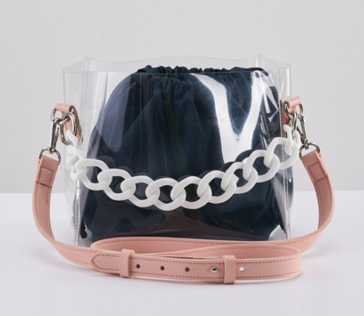 PVC 캔디 체인백은 5만9천원, Likelikely.