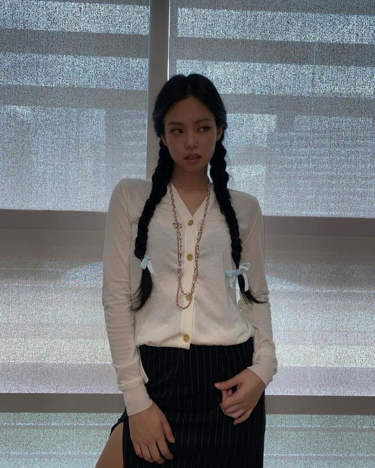 @jennierubyjane
