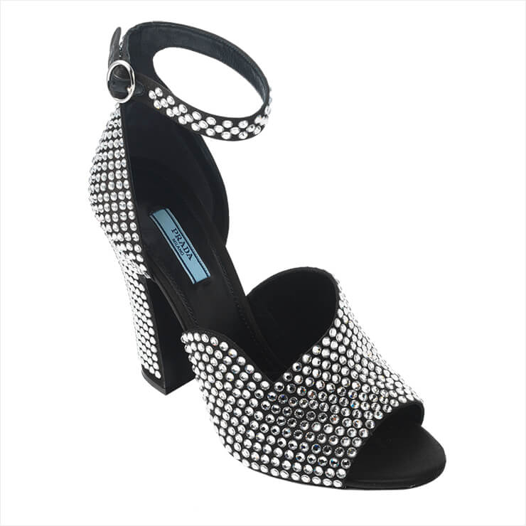 주얼 장식의 힐은 가격 미정, Prada.