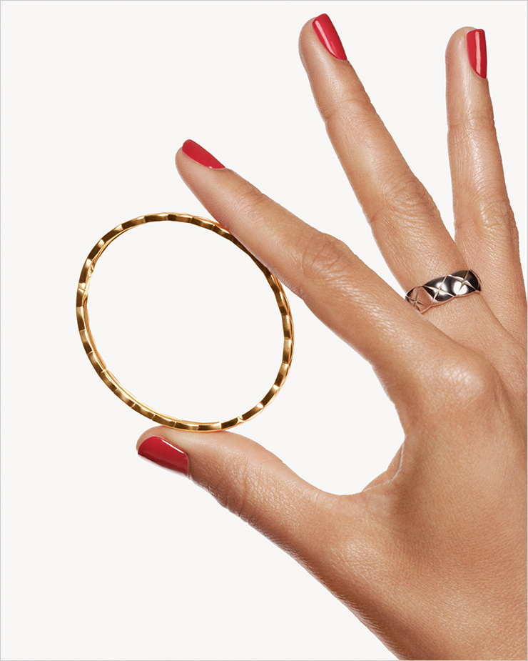 코코 크러쉬 2024 캠페인에 함께한 배우 아만들라 스텐버그.