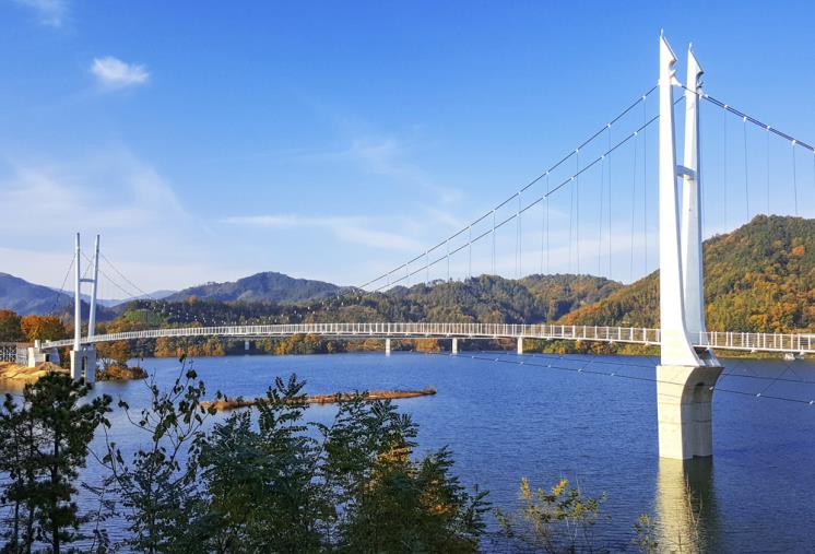 부항댐출렁다리