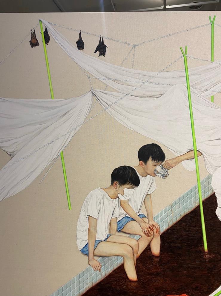 이진주, <사각 死角>, 2020, 리넨에 한국화와 아크릴릭