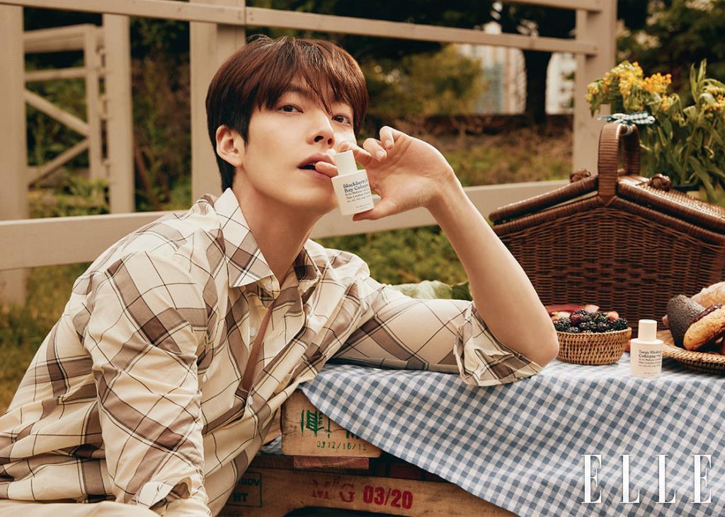 체크 셔츠는 Ernest W. Baker by 10 Corso Como Seoul.