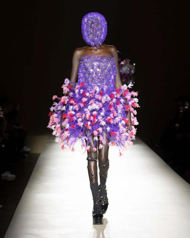 느와 케이 니노미야 2023 F/W 컬렉션